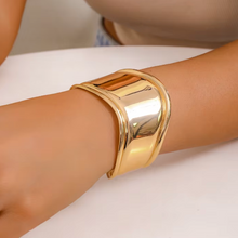 Load image into Gallery viewer, Rosa Cuff