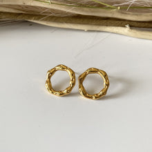 Load image into Gallery viewer, Eternal Love Earrings