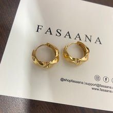 Load image into Gallery viewer, Valentina Hoops